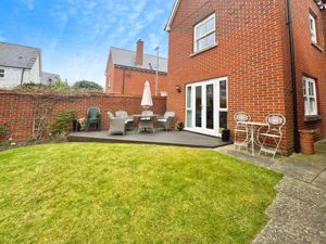 FENWICK DRIVE- click for photo gallery